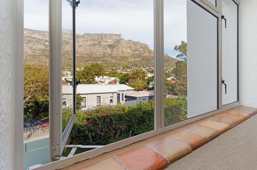 2 Bedroom Property for Sale in Oranjezicht Western Cape